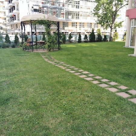 Rose Garden Omax Apartments Sunny Beach Exterior photo