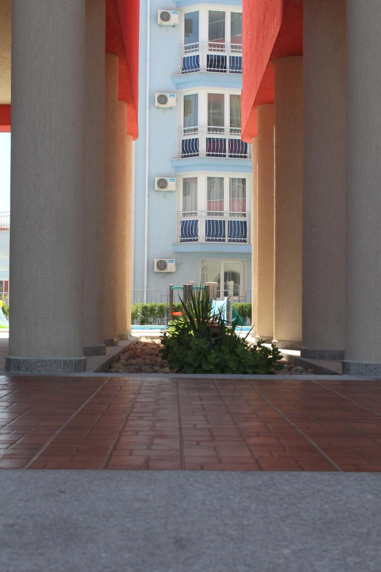 Rose Garden Omax Apartments Sunny Beach Exterior photo