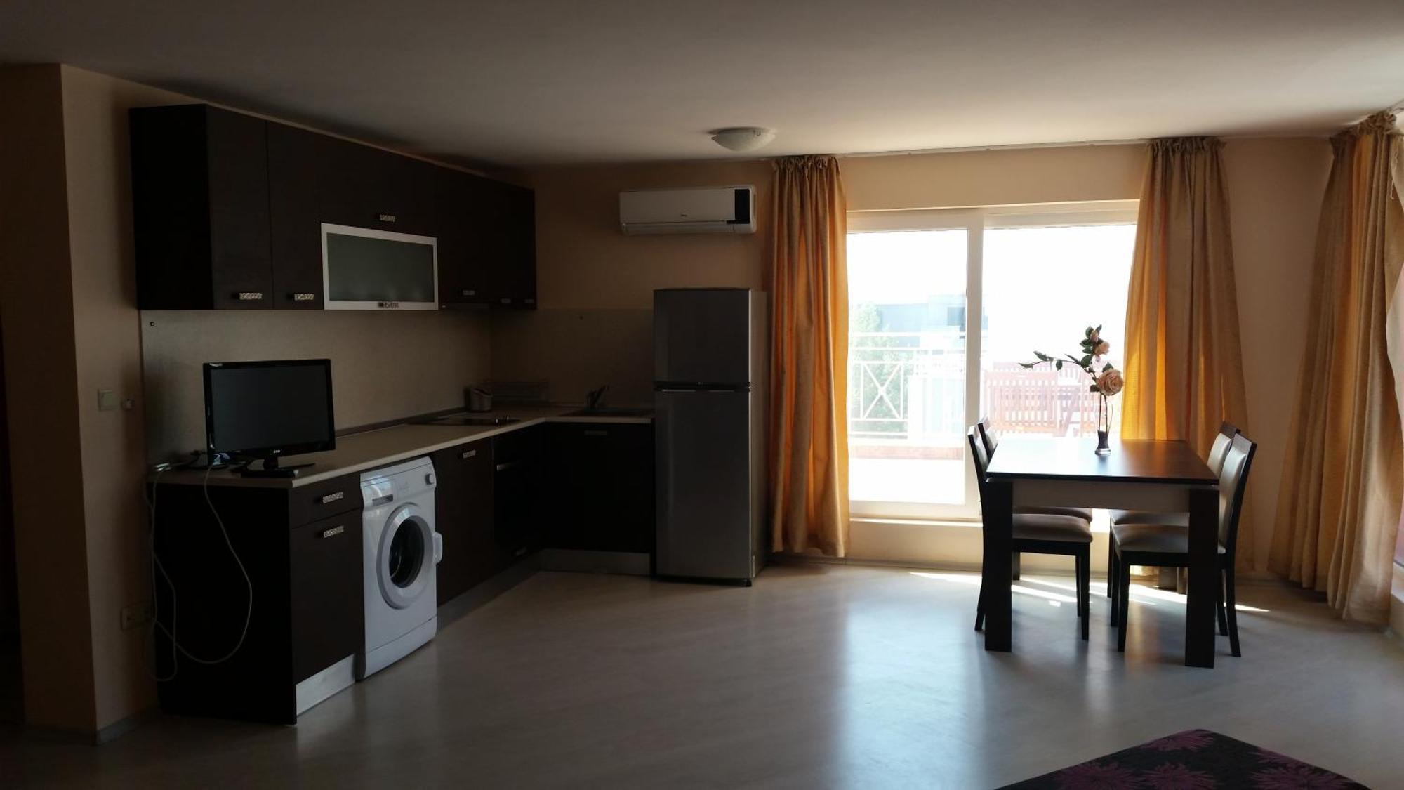 Rose Garden Omax Apartments Sunny Beach Room photo