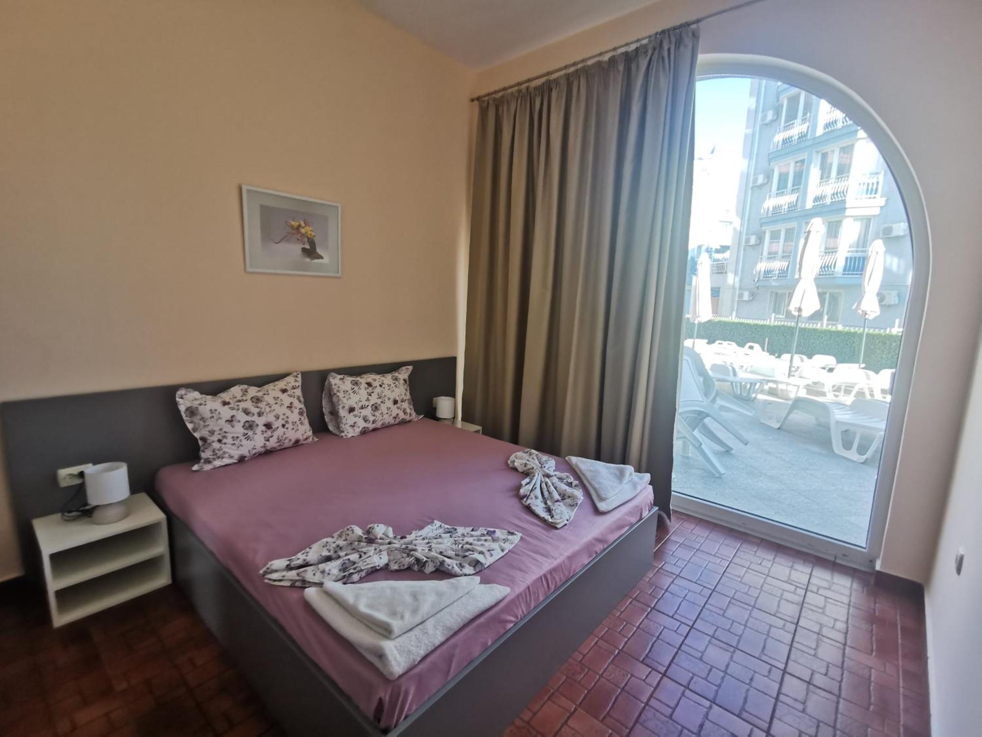 Rose Garden Omax Apartments Sunny Beach Exterior photo
